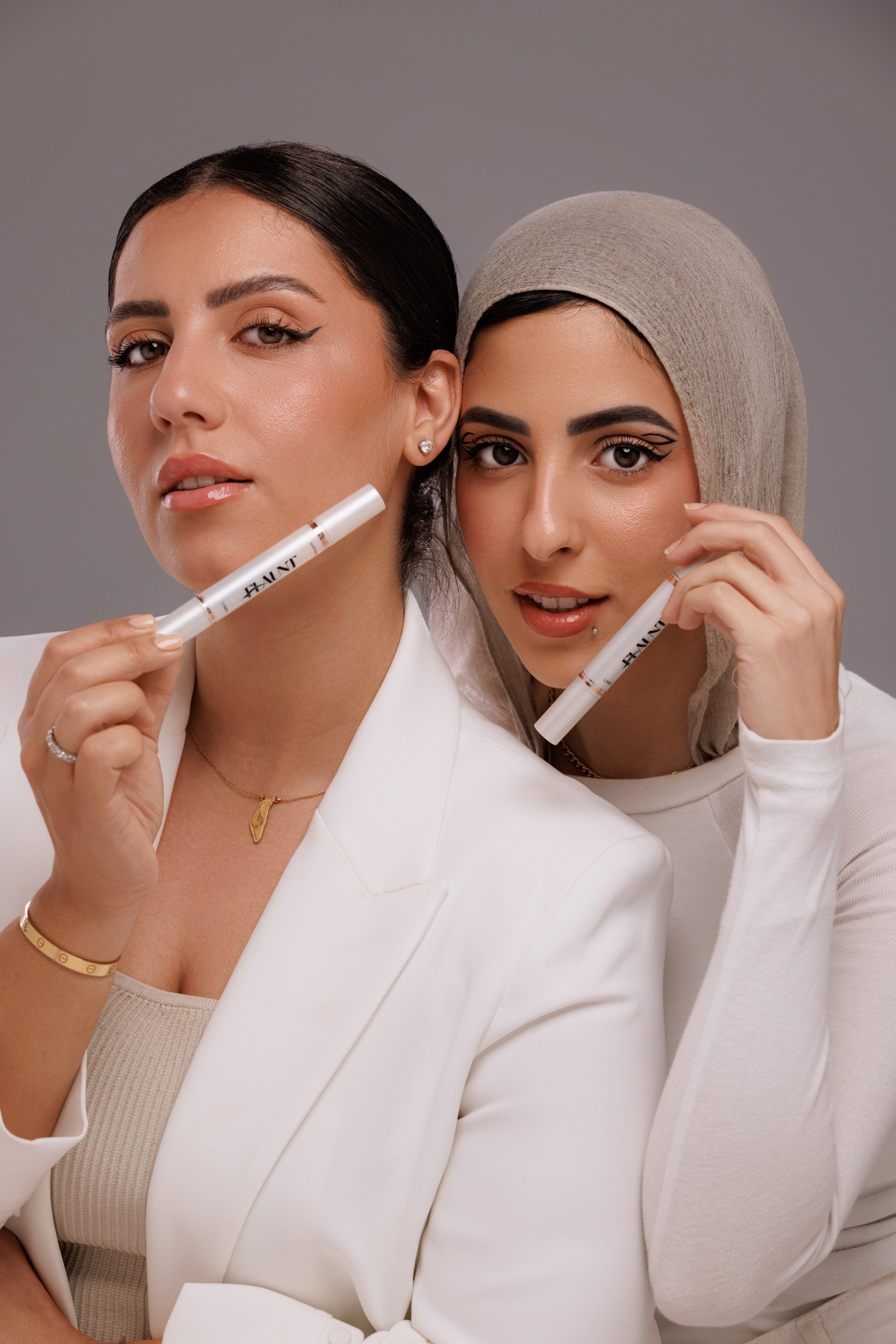 Beat The Timer: Symmetrical Eyeliner on Both Eyes in 10 Seconds